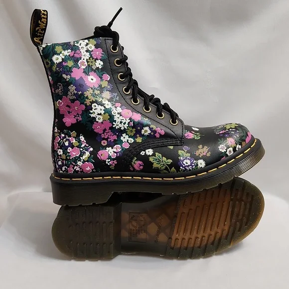 Dr. Martens 1460 Pascal Vintage Floral Leather Lace-up Black Boots (W Size 6) - Picture 5 of 12